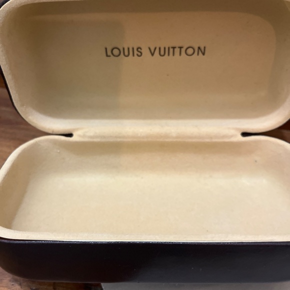 Louis Vuitton sunglasses with case - Picture 8 of 10
